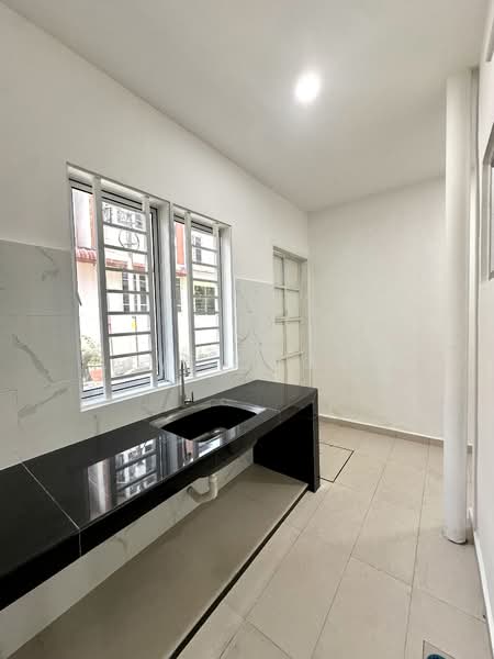 2.5-storey Terraced House for Sale in Taman Menglembu Impiana Adril (Menglembu) - Levi Chong - Kitchen - PropertyGuru.com.my