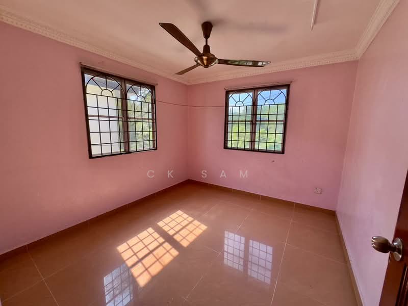 2-storey Terraced House for Sale in Rawang Perdana (Rawang) - CK Sam - Bedroom - PropertyGuru.com.my