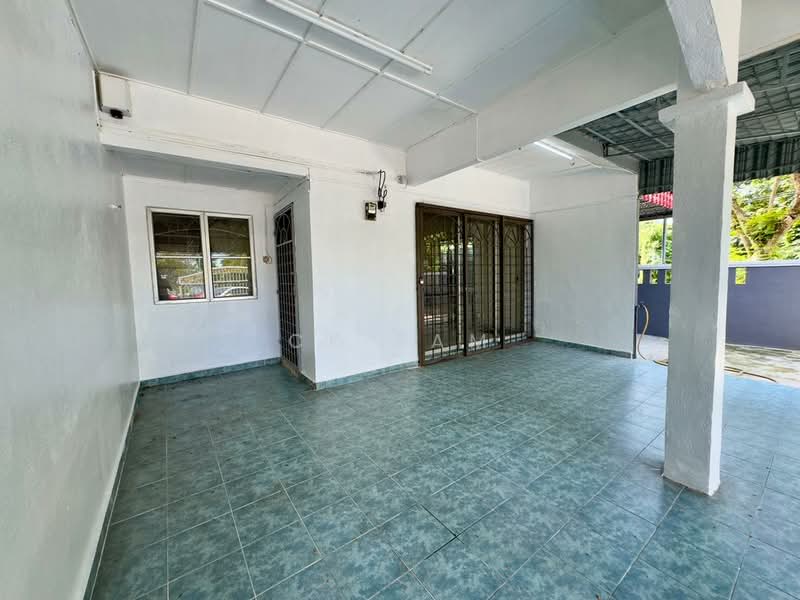2-storey Terraced House for Sale in Rawang Perdana (Rawang) - CK Sam - Exterior - PropertyGuru.com.my