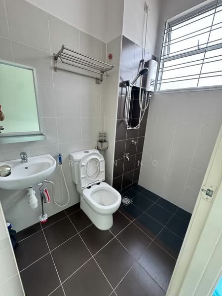 Rumah Teres 2 Tingkat untuk Dijual di Taman Mount Austin (Tebrau) - Irwyn Ng - Bathroom - PropertyGuru.com.my