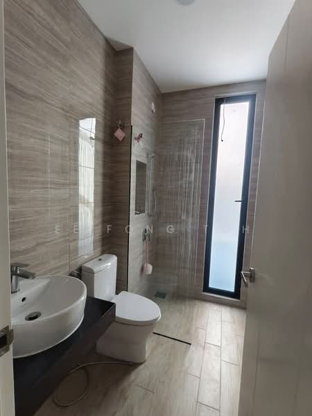 Cluster House for Sale in Bandar Seri Alam (Masai) - Ee Fong Toh - Bathroom - PropertyGuru.com.my