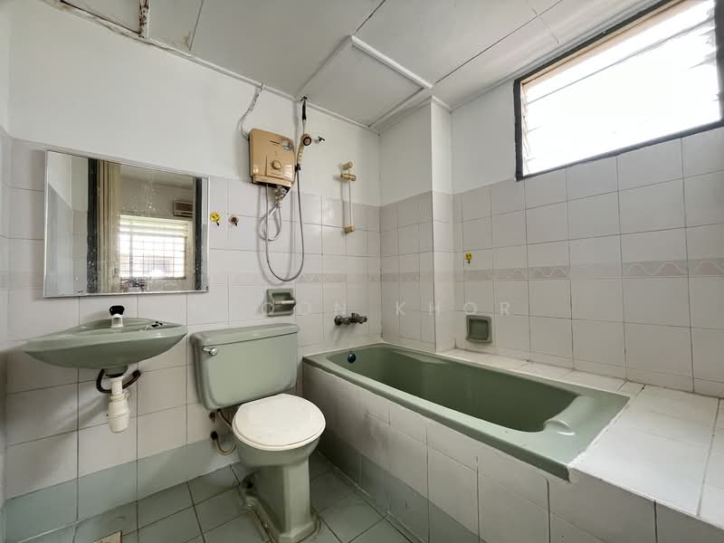 Sri Desa untuk Untuk Disewa - RM 1,300 /bulan, Mac 2026 - Bathroom - PropertyGuru.com.my