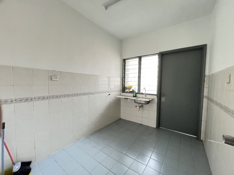 Sri Desa untuk Untuk Disewa - RM 1,300 /bulan, Mac 2026 - Kitchen - PropertyGuru.com.my