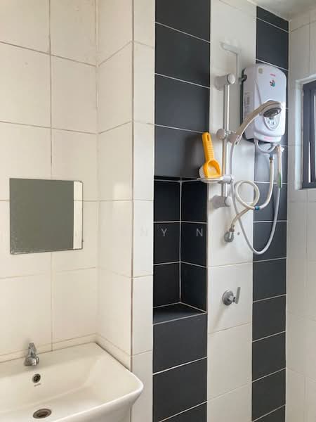 Metia Residence untuk Untuk Disewa - RM 1,400 /bulan, Mac 2026 - Bathroom - PropertyGuru.com.my