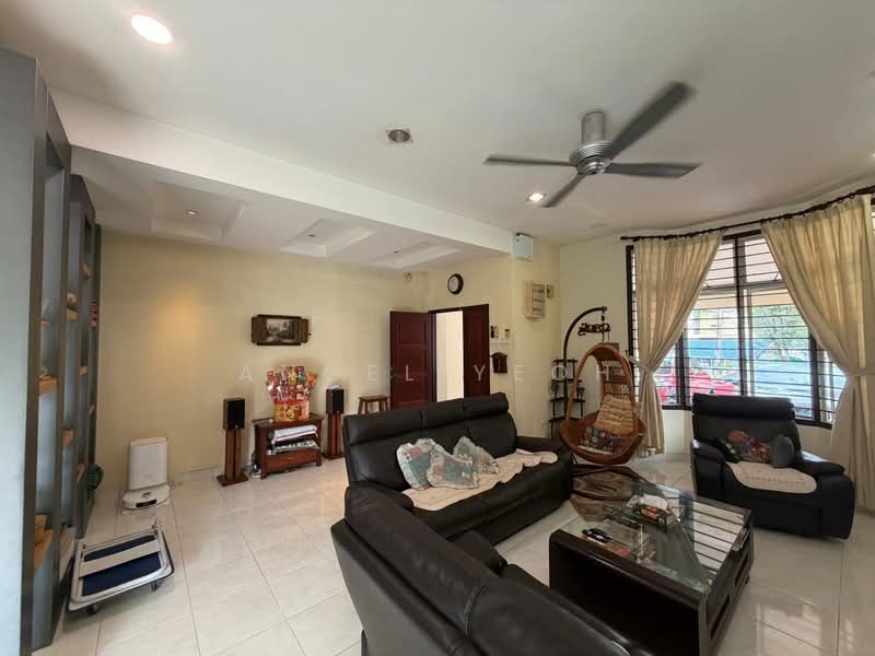 2.5-storey Terraced House for Sale in Taman Sungai Sering (Cheras) - Angel Yeoh - Living Room - PropertyGuru.com.my