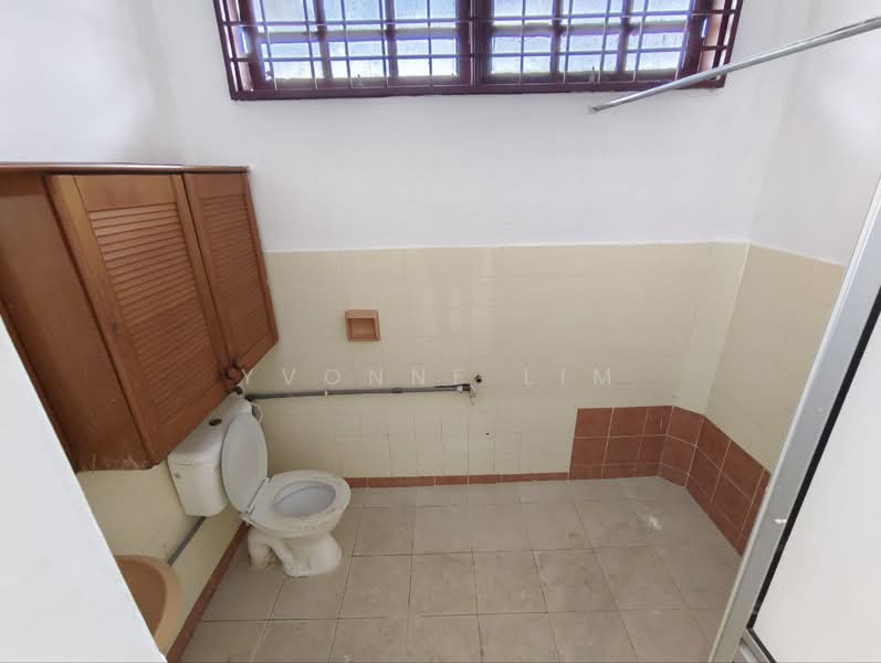 2-storey Terraced House for Sale in Taman Skudai Baru (Skudai) - Yvonne Lim - Bathroom - PropertyGuru.com.my