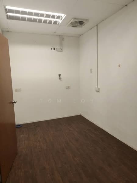 Shop for Rent in Taman Daya (Johor Bahru) - Tom Loh - Interior - PropertyGuru.com.my