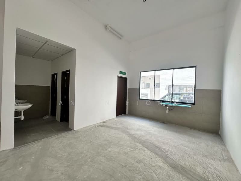 Shop for Rent in Austin Crest (Johor Bahru) - Anson Hiong - Bathroom - PropertyGuru.com.my