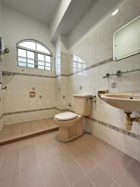 2.5-storey Terraced House for Sale in BANDAR PUCHONG JAYA (Puchong) - Jayden Lee - Bathroom - PropertyGuru.com.my