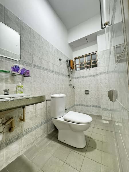 2.5-storey Terraced House for Sale in BANDAR PUCHONG JAYA (Puchong) - Jayden Lee - Bathroom - PropertyGuru.com.my