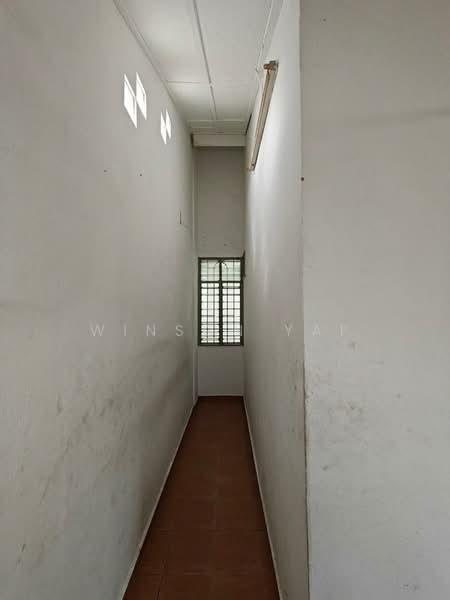 1-storey Terraced House for Sale in Taman Molek (Johor Bahru) - Winson Yap - Corridor - PropertyGuru.com.my