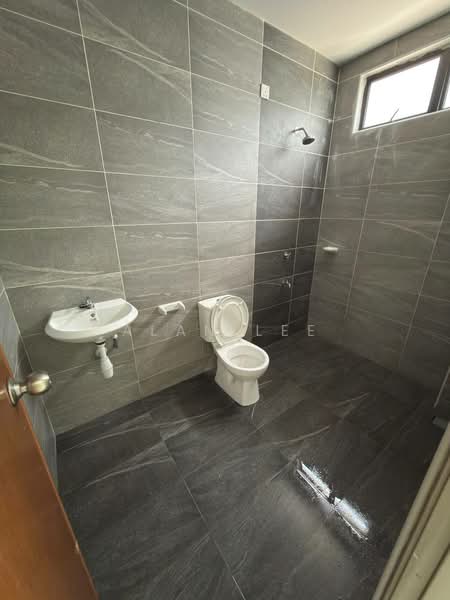 Lily @ Taman Bestari Indah untuk Untuk Dijual - RM 670,000, Mac 2026 - Bathroom - PropertyGuru.com.my
