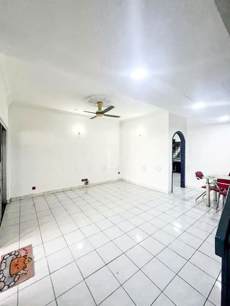 Taman Sri Haneco @ Semenyih untuk Untuk Dijual - RM 345,000, Mac 2026 - Living Room - PropertyGuru.com.my