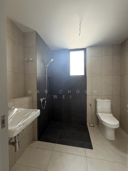3-storey Terraced House for Sale in Taman Bukit Serdang (Seri Kembangan) - Gan Choon Wei - Bathroom - PropertyGuru.com.my