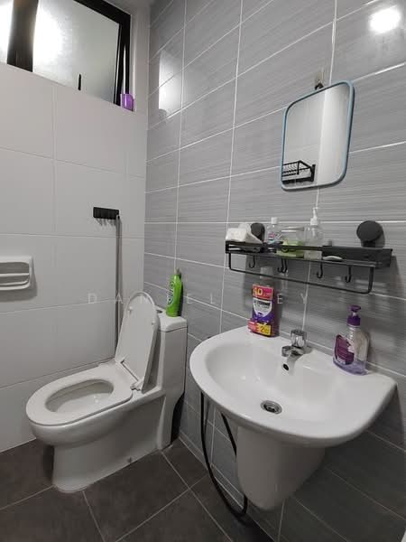 Service Residence for Rent at Sky Oasis Residence (Pangsapuri Oasis 1) - Daniel Tey - Bathroom - PropertyGuru.com.my