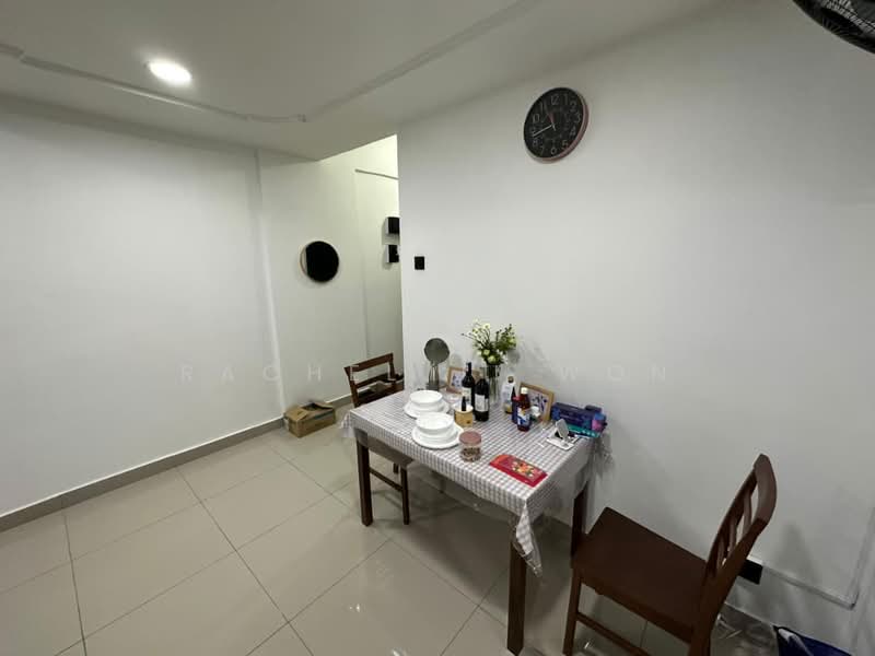 Condominium for Rent at The Pearl (Pearl Point) - Rachel Ji Won - Dining Room - PropertyGuru.com.my