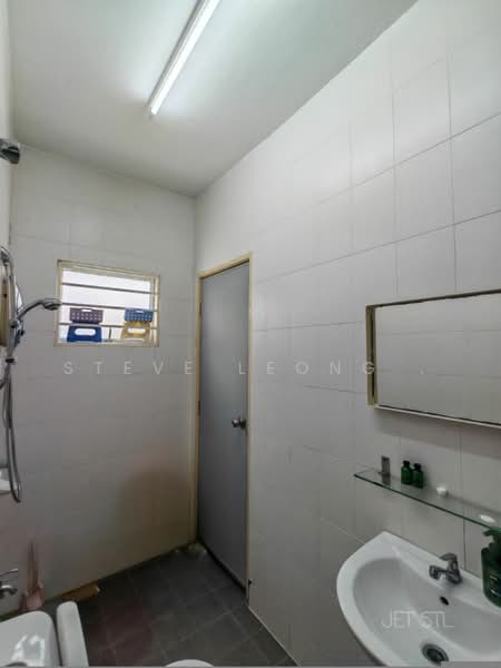 2-storey Terraced House for Sale in Setia Impian (Setia Alam) - Steve Leong . - Bathroom - PropertyGuru.com.my