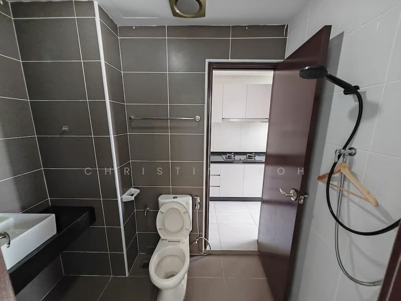 Service Residence for Sale at KSL Residence @ Daya - Christine Poh - Bathroom - PropertyGuru.com.my