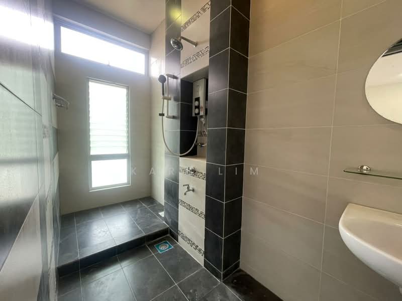 Townhouse for Rent in Taman Sutera Utama (Skudai) - Karl Lim - Bathroom - PropertyGuru.com.my