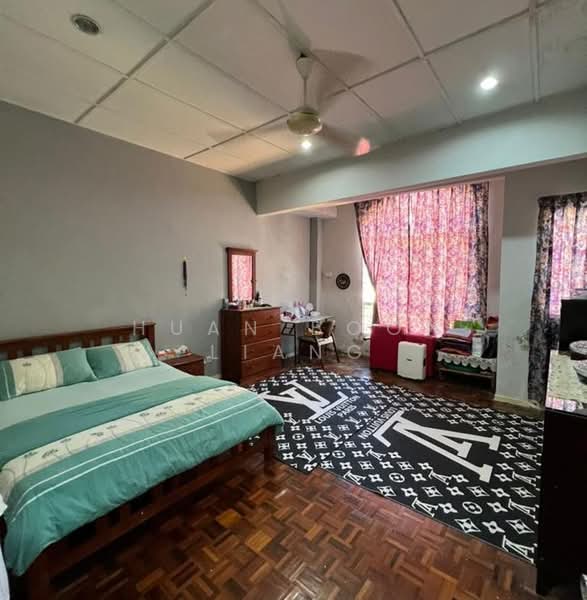 3-storey Terraced House for Sale in Bukit Antarabangsa (Ulu Kelang) - Huan Boon Liang - PropertyGuru.com.my