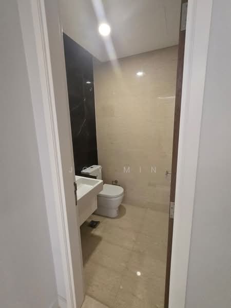 The Astaka @ 1 Bukit Senyum untuk Untuk Disewa - RM 7,200 /bulan, Mac 2026 - Bathroom - PropertyGuru.com.my