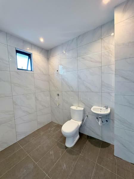 2-storey Terraced House for Sale in Taman Megah Ria (Masai) - Ilsa Chin - Bathroom - PropertyGuru.com.my