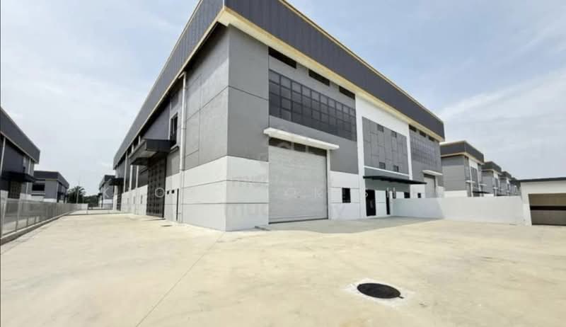 Semi-D Factory for Rent in Kampung Sri Cheeding (Jenjarom) - Elaine Khoo - Exterior - PropertyGuru.com.my