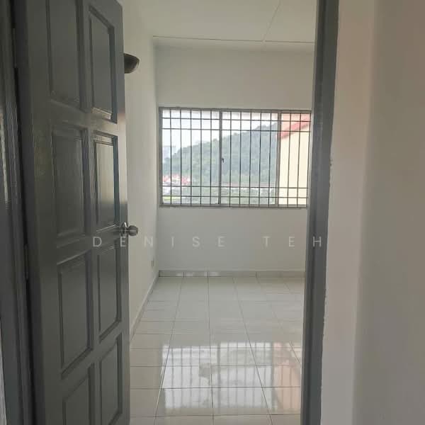 Taman Pekaka Block 33 untuk Untuk Disewa - RM 1,000 /bulan, Mac 2026 - Interior - PropertyGuru.com.my