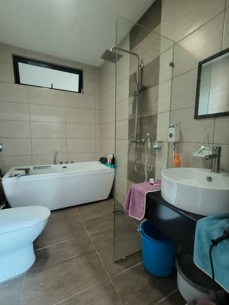Molek Regency untuk Untuk Disewa - RM 1,950 /bulan, Mac 2026 - Bathroom - PropertyGuru.com.my