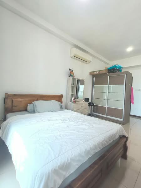 Molek Regency untuk Untuk Disewa - RM 1,950 /bulan, Mac 2026 - Bedroom - PropertyGuru.com.my