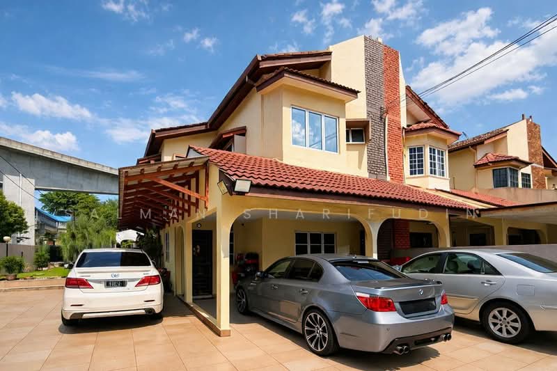2-storey Terraced House for Sale in Subang Jaya (Selangor) - Salman Sharifudin - Exterior - PropertyGuru.com.my