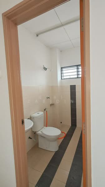 Terraced House for Rent in Sungai Buloh (Selangor) - Azri Zabidin - Bathroom - PropertyGuru.com.my