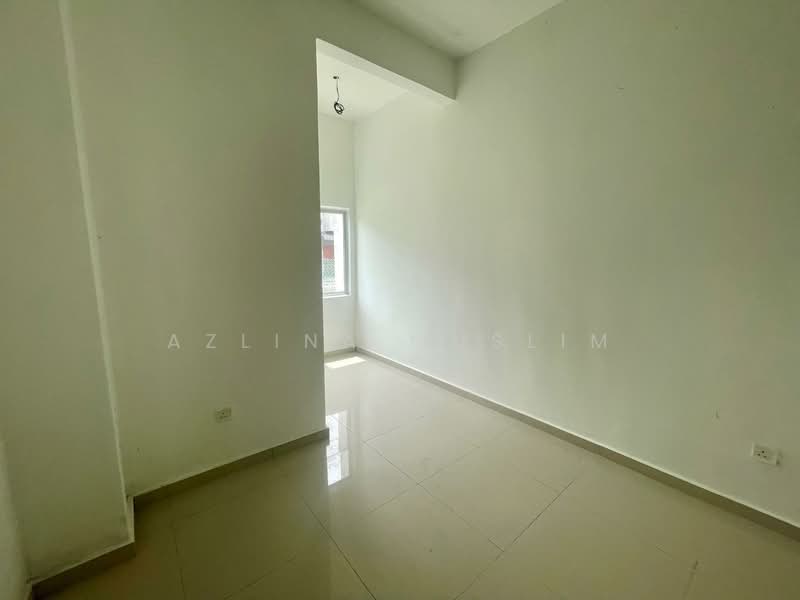 2-storey Terraced House for Sale in Taman Warisan (Batu Pahat) - Azlina Muslim - Interior - PropertyGuru.com.my