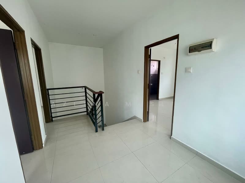 2-storey Terraced House for Sale in Taman Warisan (Batu Pahat) - Azlina Muslim - Corridor - PropertyGuru.com.my
