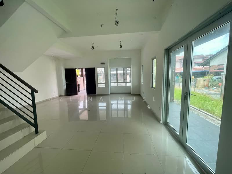 2-storey Terraced House for Sale in Taman Warisan (Batu Pahat) - Azlina Muslim - Living Room - PropertyGuru.com.my