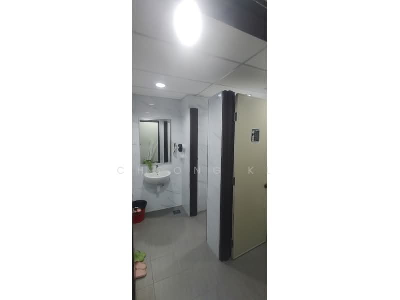 3 Two Square untuk Untuk Disewa - RM 6,500 /bulan, Apr 2026 - Bathroom - PropertyGuru.com.my
