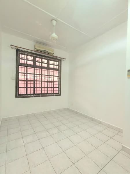 1.5-storey Terraced House for Rent in Taman Pelangi Indah (Ulu Tiram) - Vlien Lua - PropertyGuru.com.my