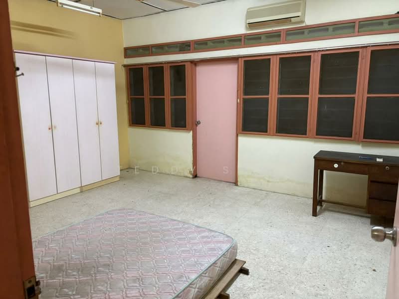 2.5-storey Terraced House for Sale in Kuala Lipis (Pahang) - Teddy Saw - Bedroom - PropertyGuru.com.my