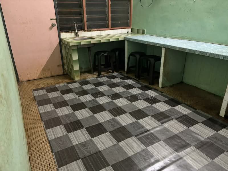 2.5-storey Terraced House for Sale in Kuala Lipis (Pahang) - Teddy Saw - Kitchen - PropertyGuru.com.my