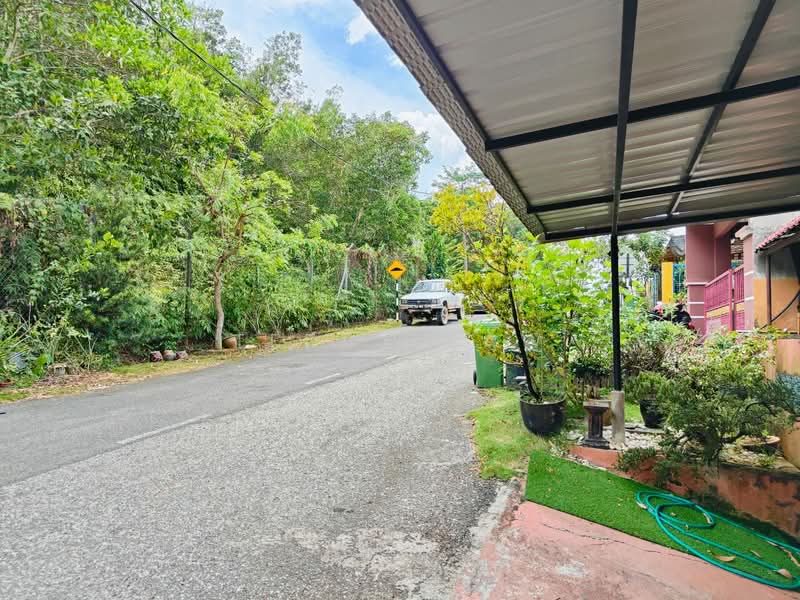 2.5-storey Terraced House for Sale in Kuala Lipis (Pahang) - Teddy Saw - Exterior - PropertyGuru.com.my
