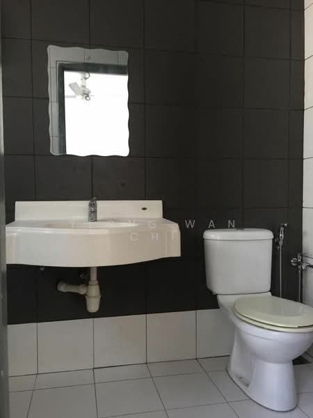2.5-storey Terraced House for Sale in Bandar Puteri Puchong (Puchong) - Yeong Wan Chi - Bathroom - PropertyGuru.com.my