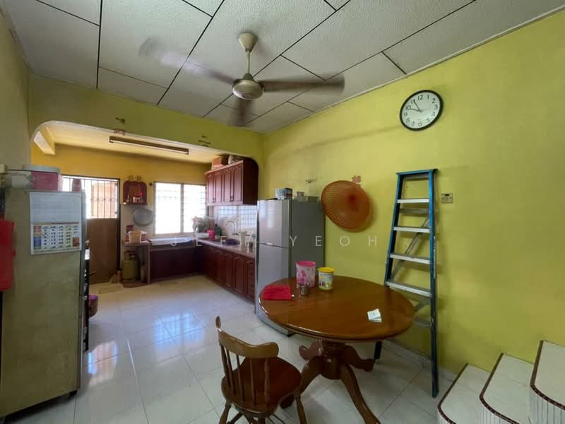 Taman Derga Jaya untuk Untuk Dijual - RM 265,000, Mac 2026 - Kitchen - PropertyGuru.com.my