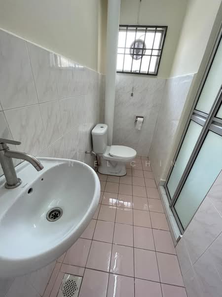 Condominium for Sale at Teratai Mewah Condominium - Daniel Chin - Bathroom - PropertyGuru.com.my