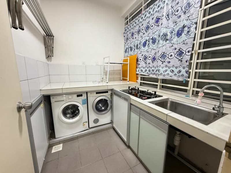 Condominium for Sale at Fairway Suites - Suny Sior - Kitchen - PropertyGuru.com.my