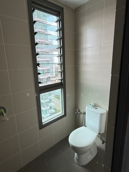 Iskandar Residences untuk Untuk Disewa - RM 3,500 /bulan, Mac 2026 - Helper's Bathroom - PropertyGuru.com.my
