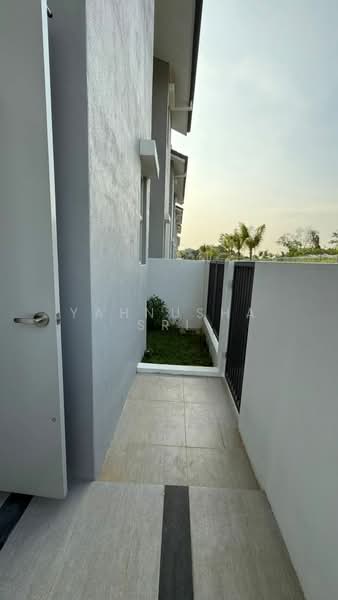 2-storey Terraced House for Sale in Amverton Park (Shah Alam) - Yahnusha Sri - Exterior - PropertyGuru.com.my