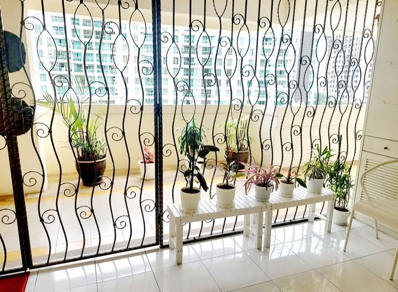 Gold Coast Resort Condominium untuk Untuk Dijual - RM 860,000, Mac 2026 - Balcony - PropertyGuru.com.my