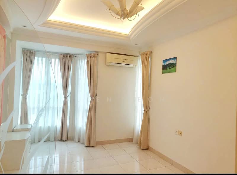 Gold Coast Resort Condominium untuk Untuk Dijual - RM 860,000, Mac 2026 - Living Room - PropertyGuru.com.my