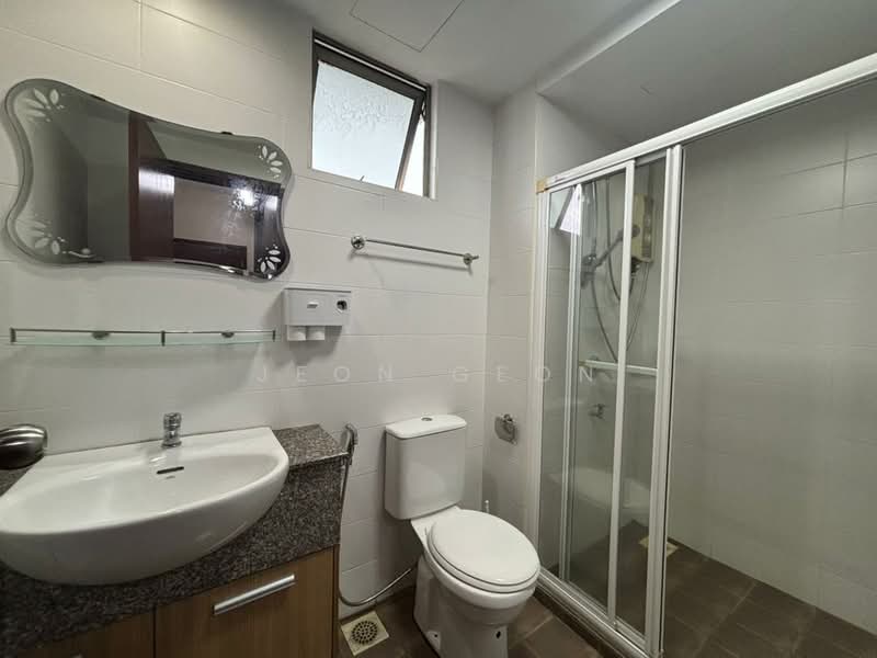 Apartment for Sale at Molek Pine 2 - Jeon Geon - Bathroom - PropertyGuru.com.my