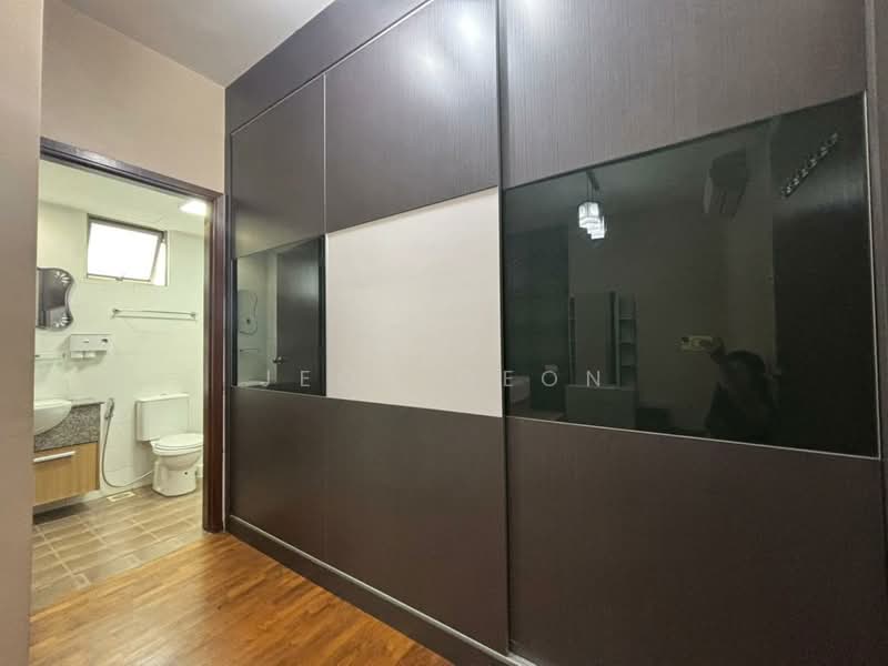 Apartment for Sale at Molek Pine 2 - Jeon Geon - Bathroom - PropertyGuru.com.my